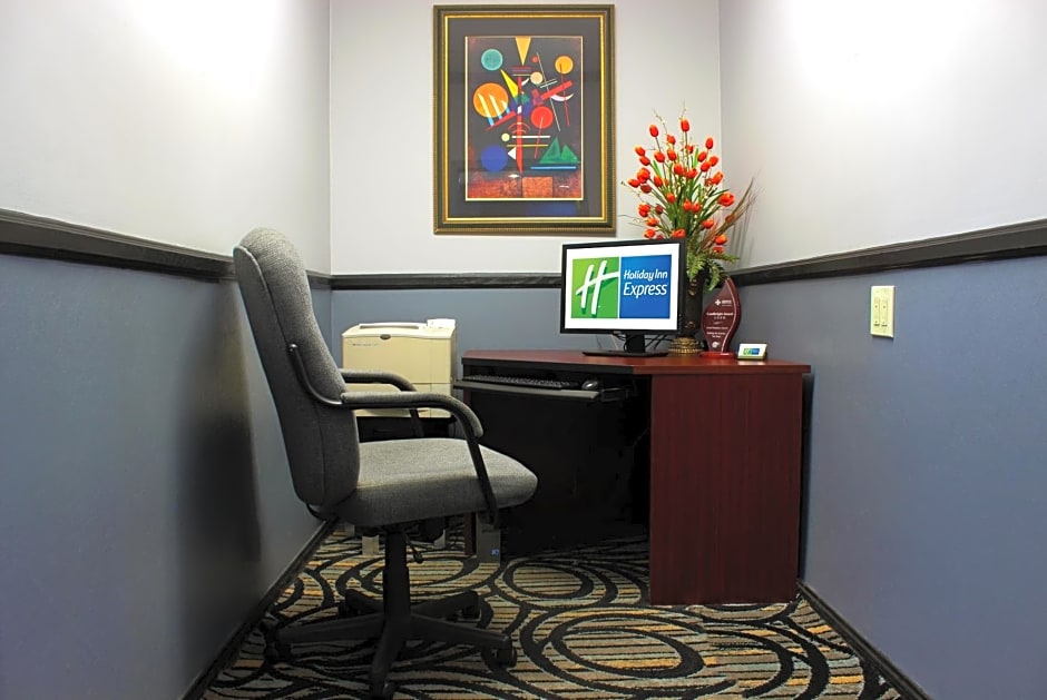 Holiday Inn Express Van Nuys, an IHG Hotel
