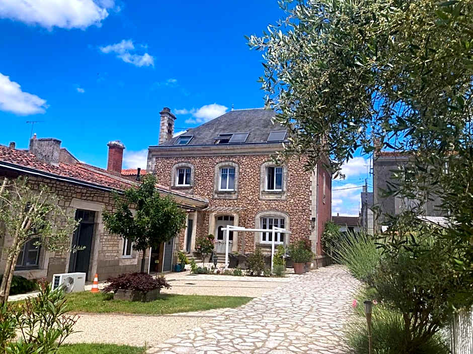 La Villa des Roses Gîte Chambres d'hôtes Piscine chauffée