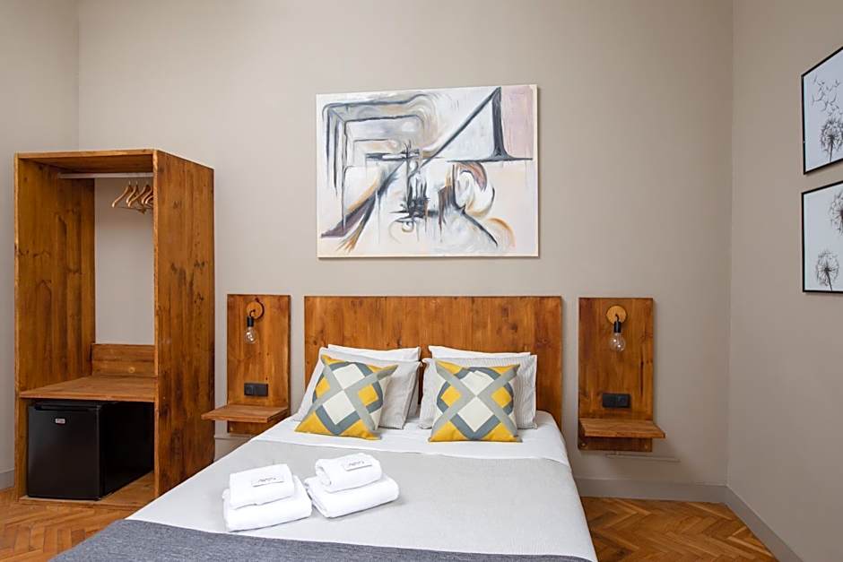 Jardinets Guest House