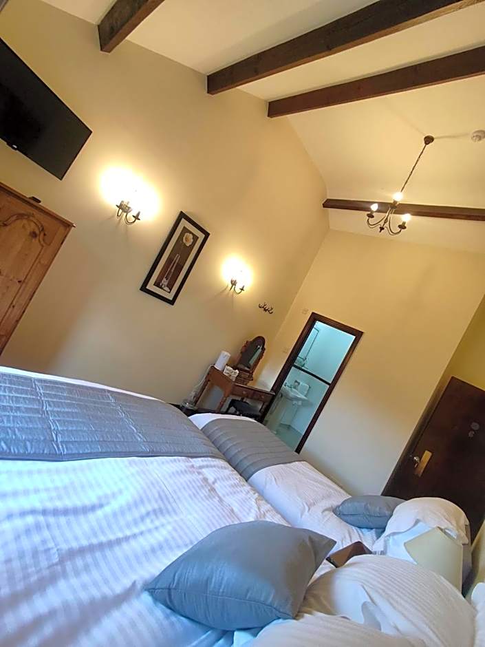 Ye Olde Bowling Green Inn