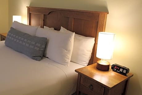 Signature Room (1 King Bed)