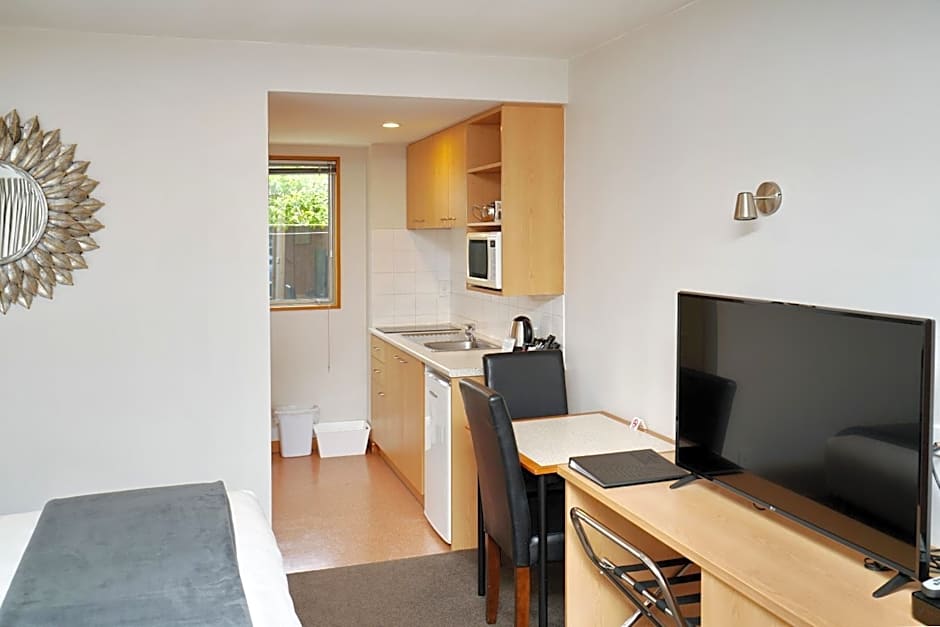 306 Motel Apartments