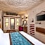 Cappa Via Cave Hotel