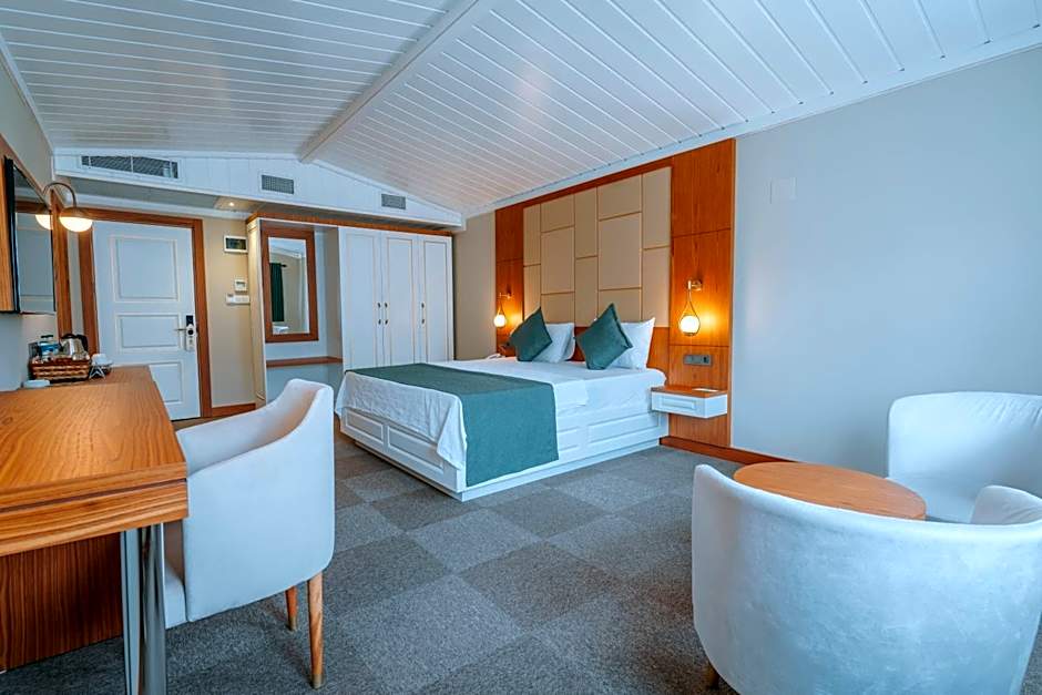 Photo 1 of 7 of Honeymoon Suite