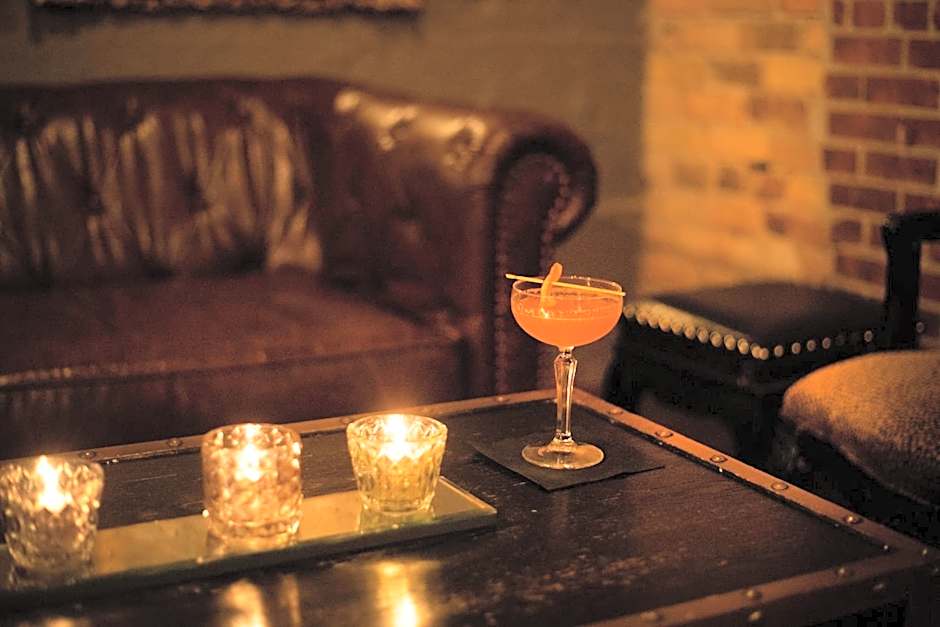 Ambassador Hotel Wichita, Autograph Collection by Marriott
