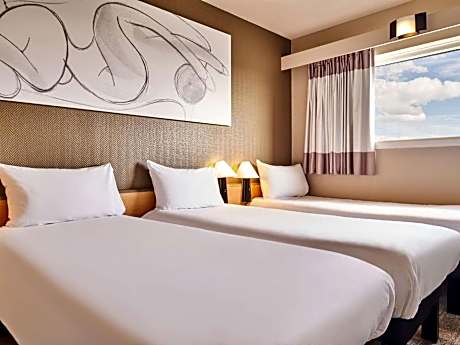 Standard Room With Three Single Beds