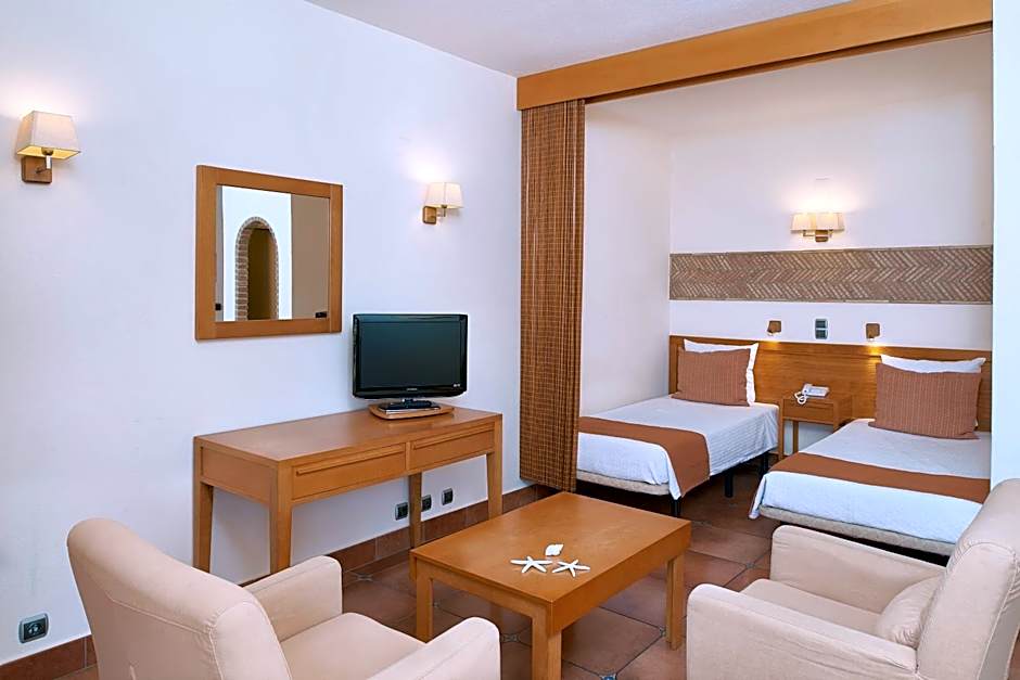 Oceanus Aparthotel