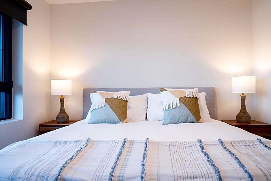 Drop in Condo by Revelstoke Vacations