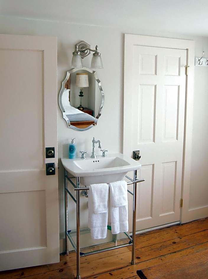 The General Stanton Inn