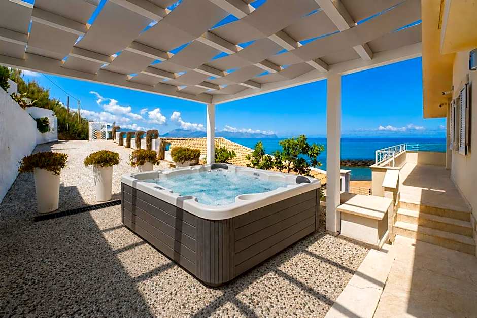 Amira Beach Villa by Le Dhome Sicily