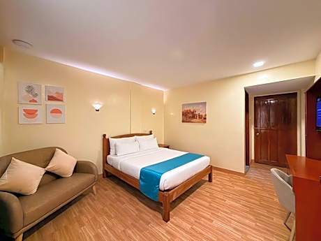 Deluxe Queen Room