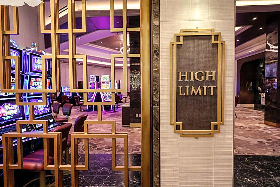 Horseshoe Lake Charles - A Caesars Rewards Destination