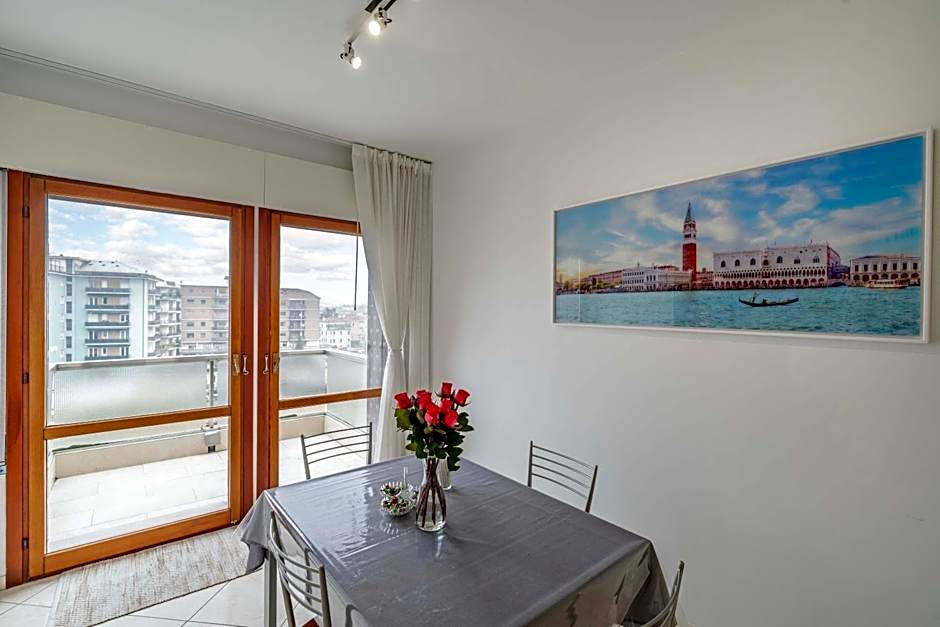 Venice Friends Residence