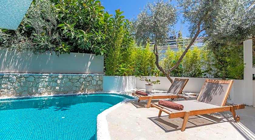 Kalkan Saray Suites Hotel