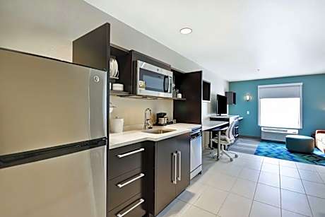 One-Bedroom Queen Suite - Non-Smoking