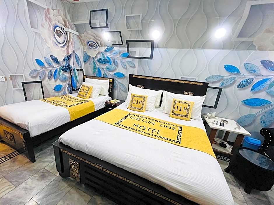 Jhelum One Hotel, Shandar Chowk Jhelum