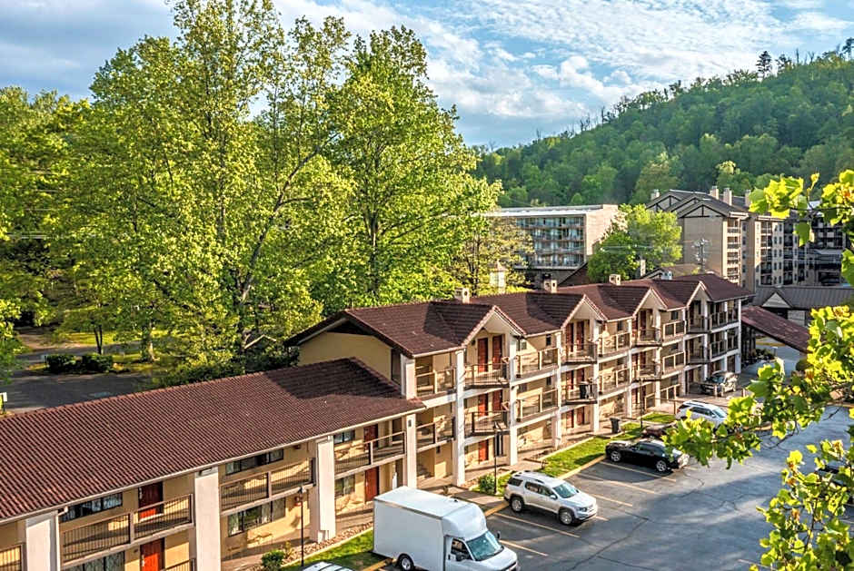 Super 8 by Wyndham Downtown Gatlinburg at Convention Center