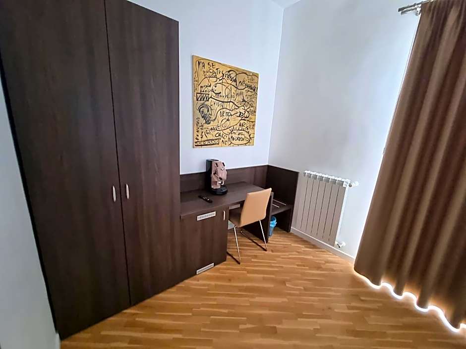 BARBAJA SUITES IN STREET TOLEDO 205