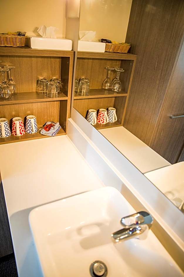 Lilac City Motor Inn