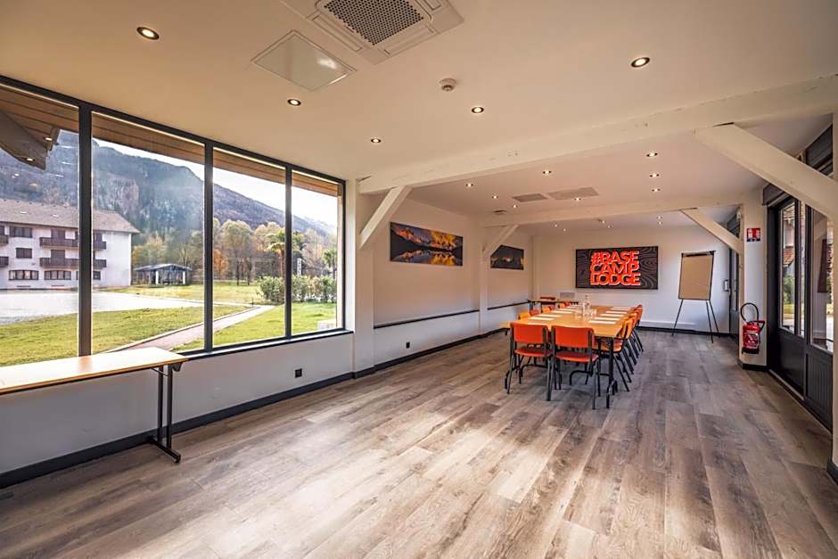 Hotel Base Camp Lodge - Albertville