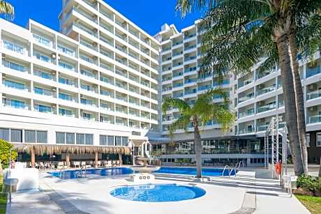 Hotel Parasol by Dorobe