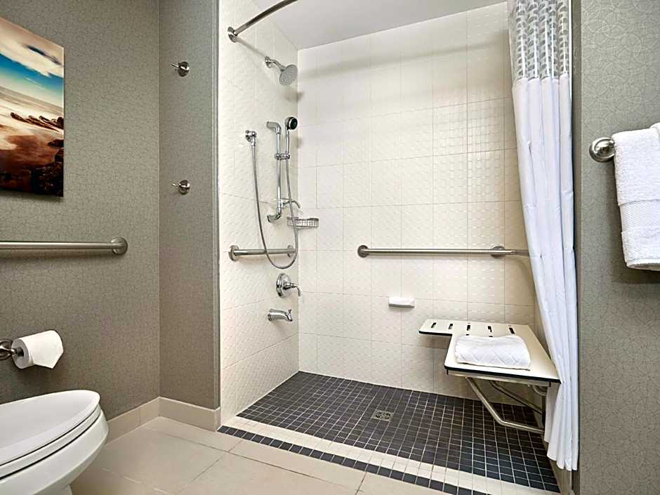 Hampton Halifax Downtown