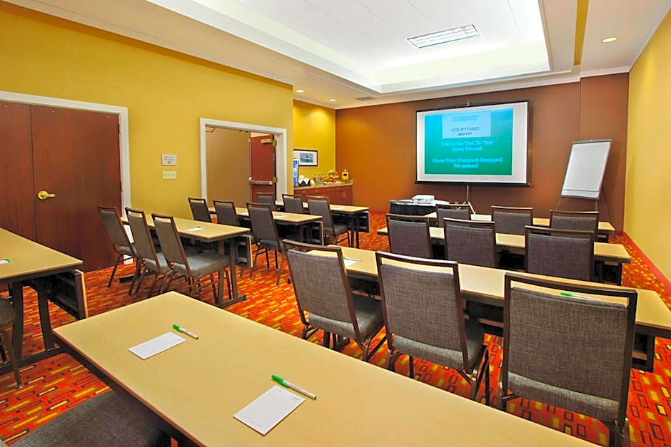 Courtyard by Marriott Oakland Downtown