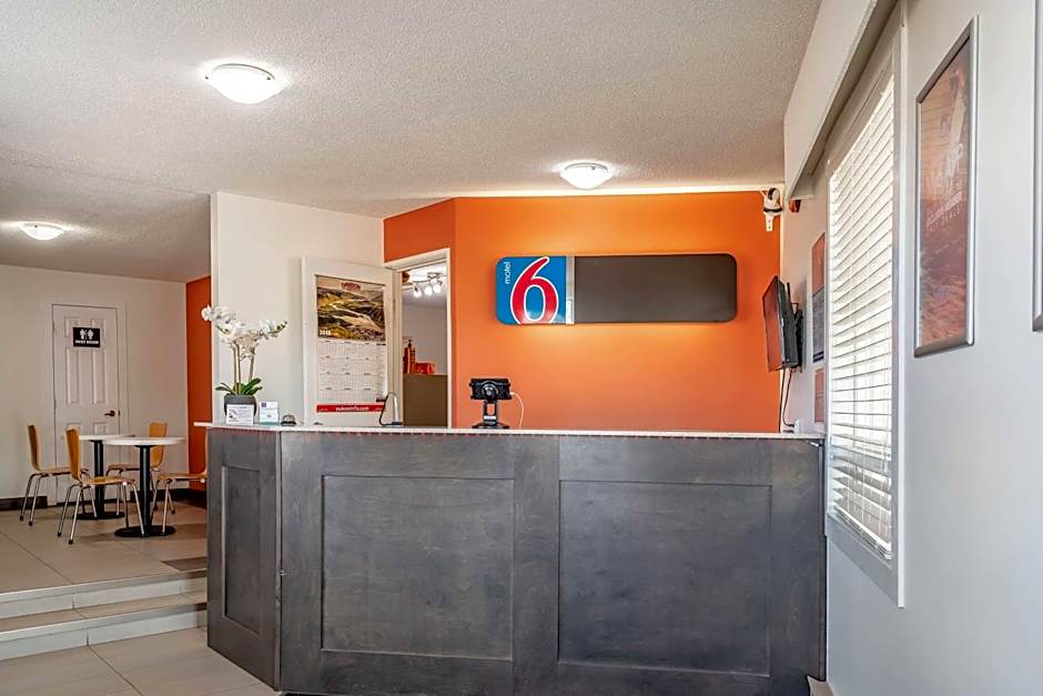 Motel 6-Fort Nelson, BC