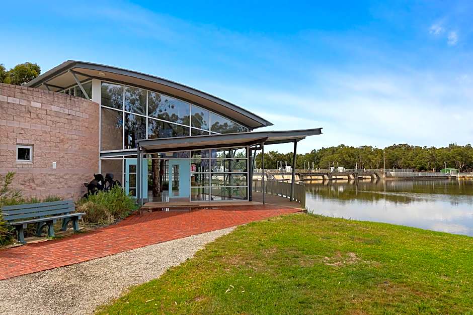 Torrumbarry Motel