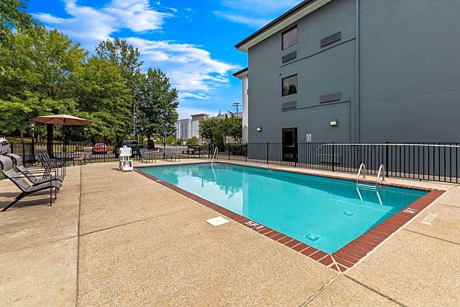 Clarion Pointe Franklin - Nashville Area