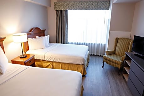 One-Bedroom Queen Suite