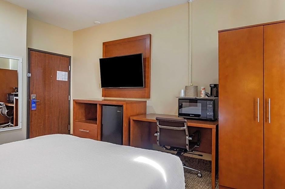 Comfort Suites Near Texas Medical Center - NRG Stadium