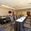 Holiday Inn Express Hotel & Suites Clinton By IHG