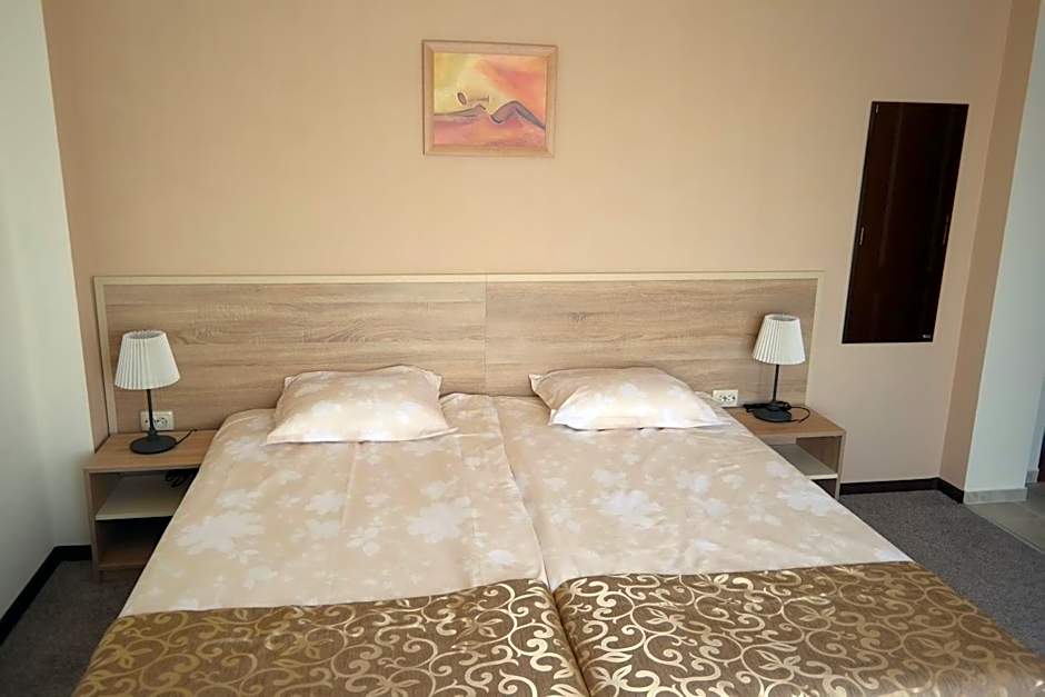 Friends Family Hotel