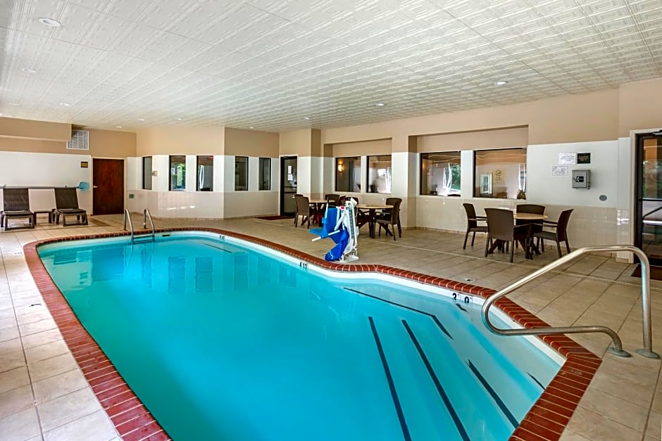 Comfort Inn & Suites St Louis-O'Fallon