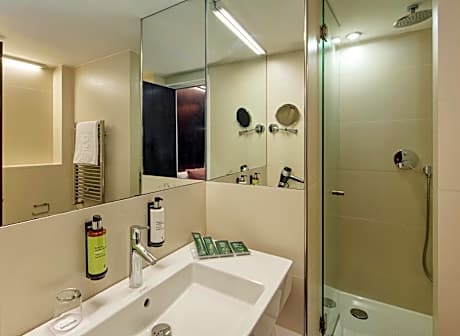 Superior Twin Room with City View