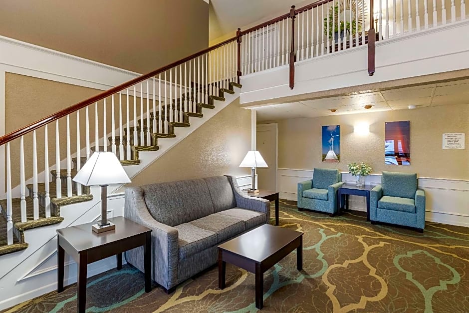 Quality Inn & Suites Des Moines - Merle Hay Road