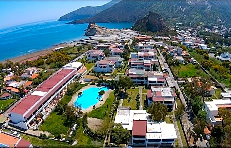 Il Caimano B & B, con piscina dal 13 Luglio al 31 Agosto