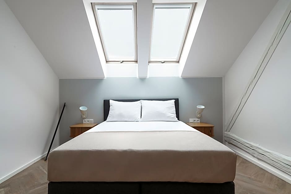 limehome Prague Halkova