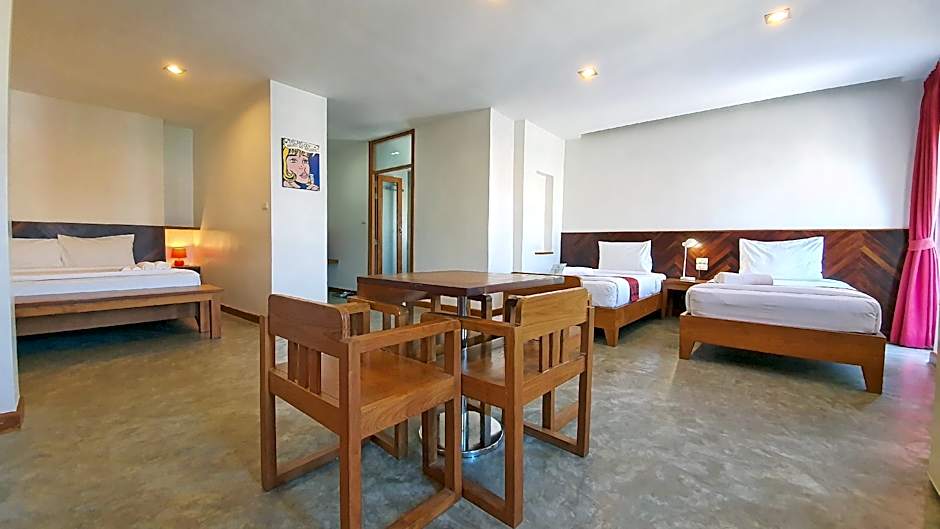 J2 Hotel