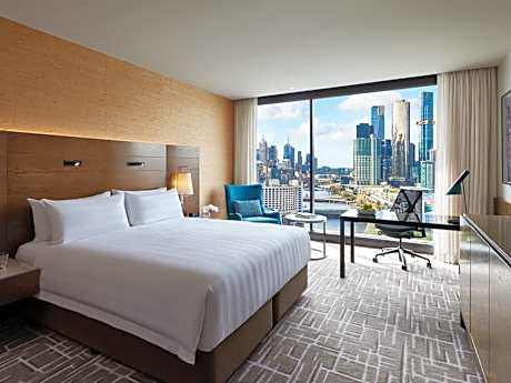 Pacific King Room with Club Lounge Access