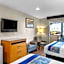 Howard Johnson by Wyndham Santa Cruz Beach Boardwalk
