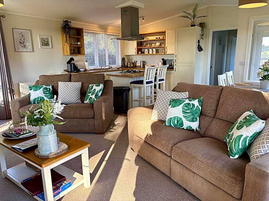 Hollicarrs - Woodland Lodge