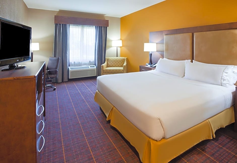 Holiday Inn Express Hotel & Suites Brainerd-Baxter