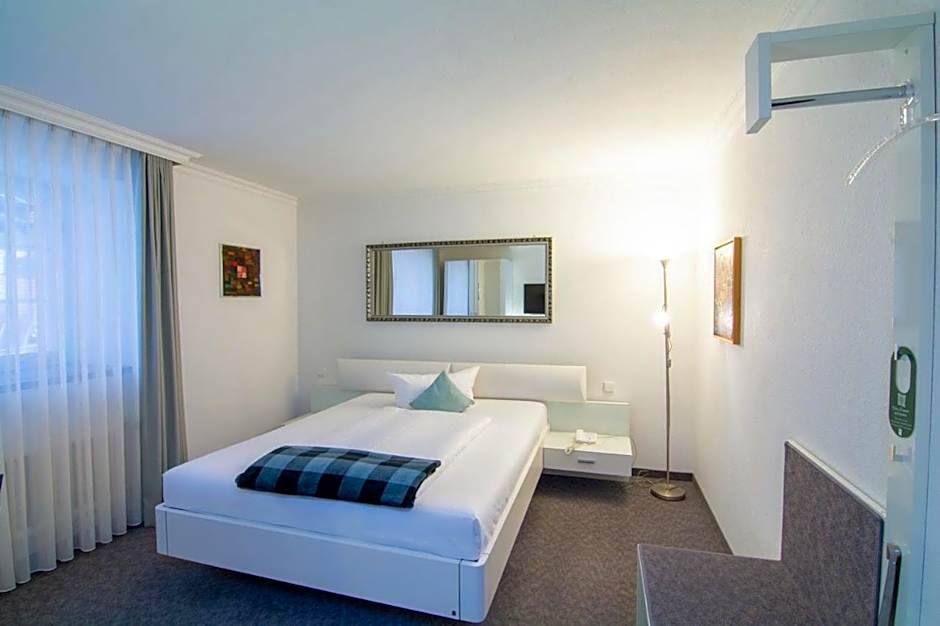 Hotel Adler - Weil am Rhein