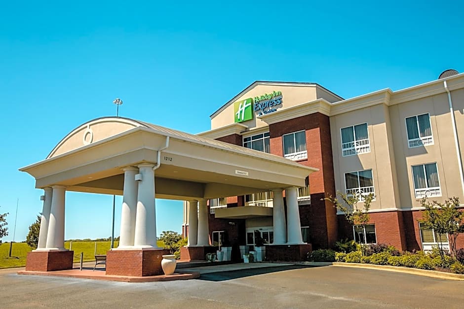 Holiday Inn Express Hotel And Suites Brookhaven By IHG