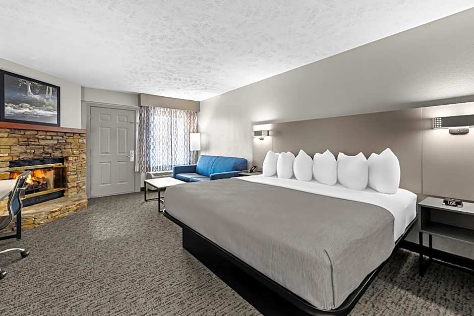 Quality Inn & Suites At Dollywood Lane