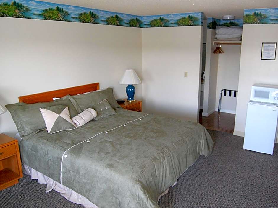 Photo 1 of 2 of 1 King Bed