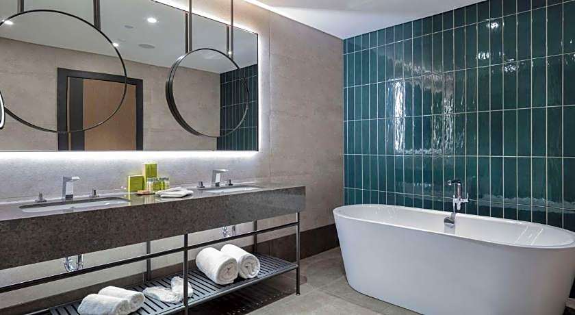 DoubleTree by Hilton Canakkale