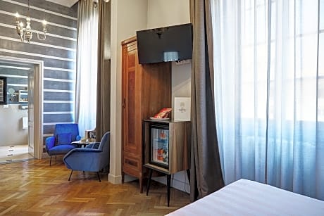 Deluxe Queen Room
